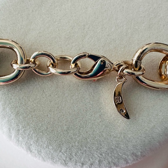 #39 Banana Republic Link Chain Gold Tone 18 inch - Like New - Picture 2 of 3